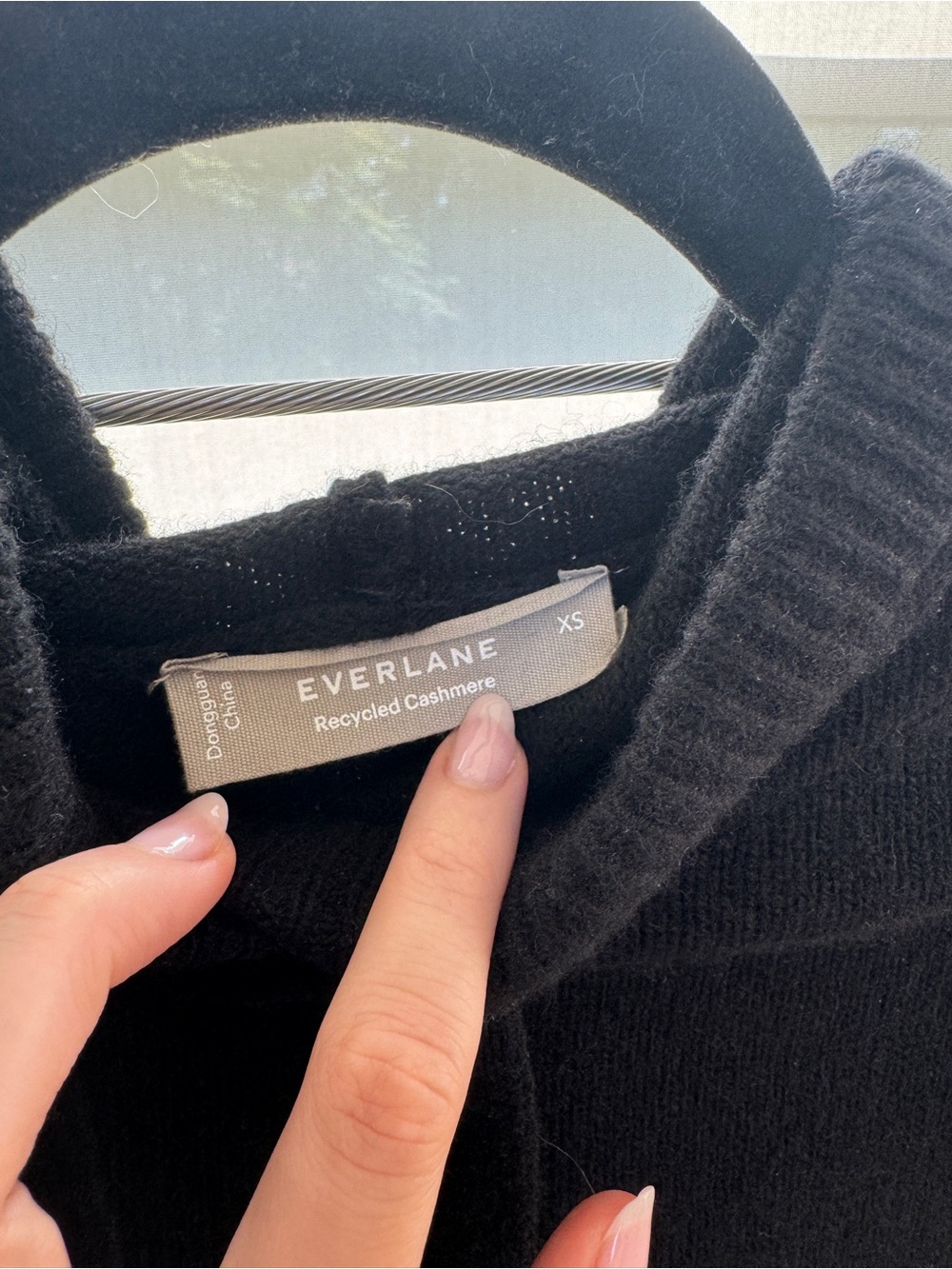 Everlane 100% Cashmere Cropped Hoodie - Picture 3 of 6